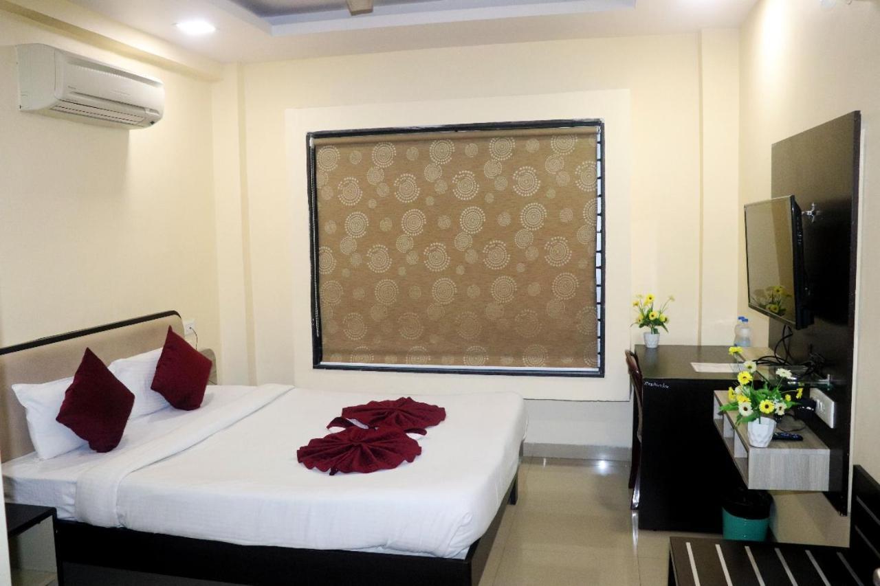 The Richi Rich Hotel And Resort Indore Exterior foto